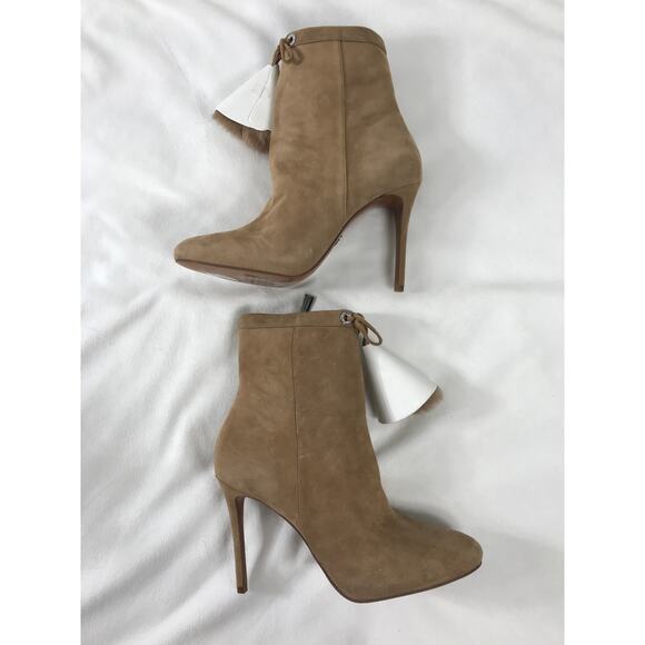New Michael Kors Remi 9.5 Suede Light Khaki Beige Ankle Bootie Boots Stilettos - Picture 2 of 11